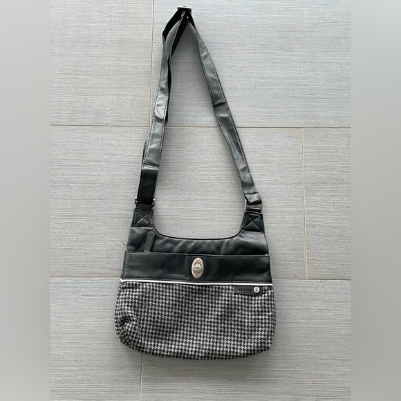 Nixon crossbody or shoulder bag - Picture 2 of 5